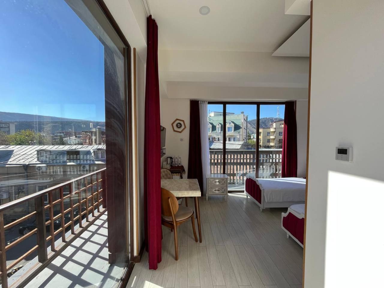 Luxin Hotell Tbilisi Eksteriør bilde