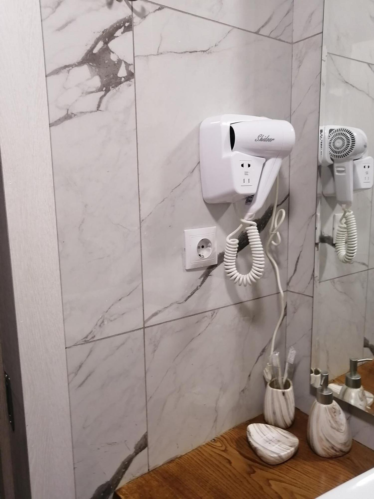 Luxin Hotell Tbilisi Eksteriør bilde
