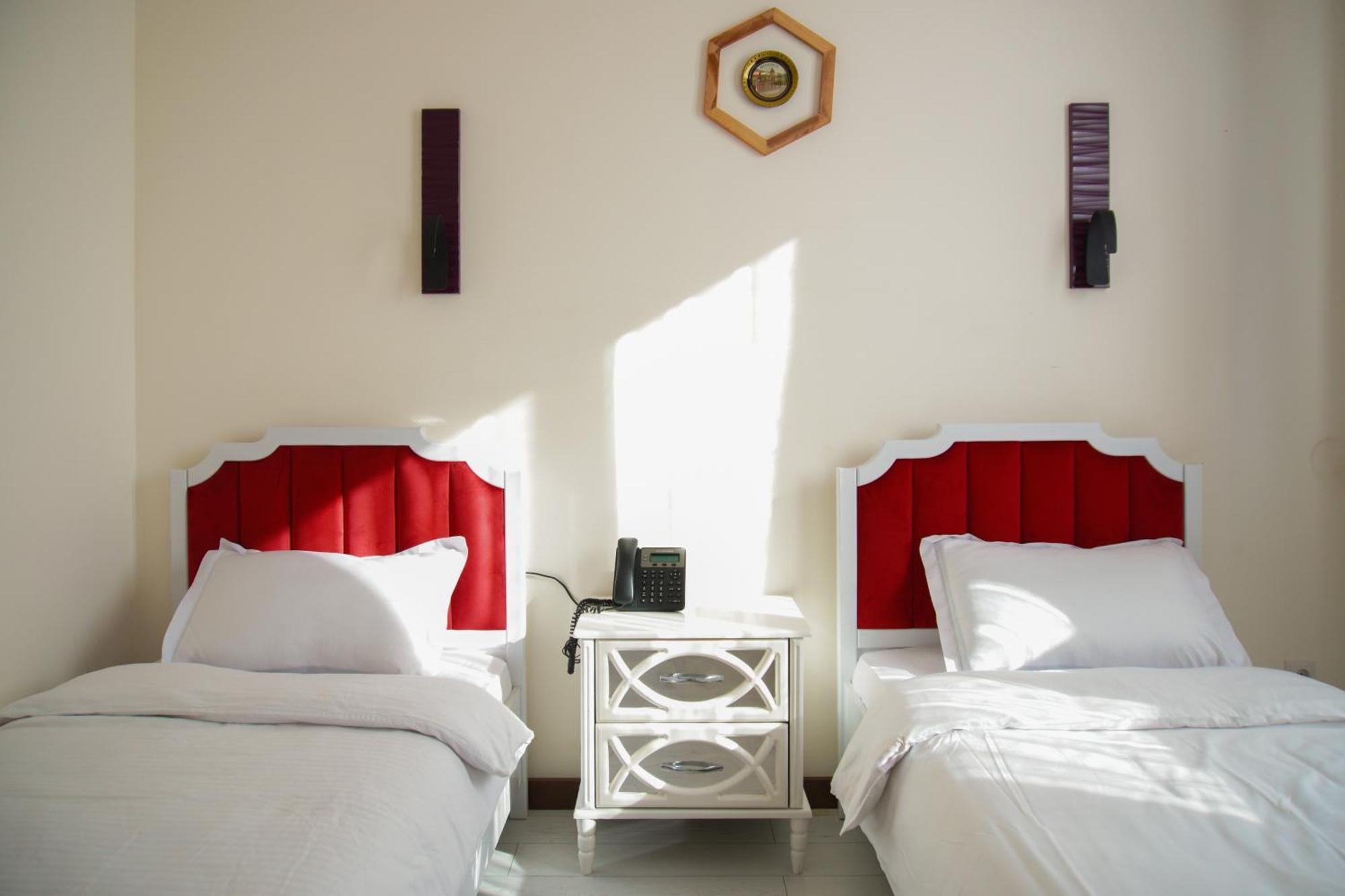 Luxin Hotell Tbilisi Eksteriør bilde