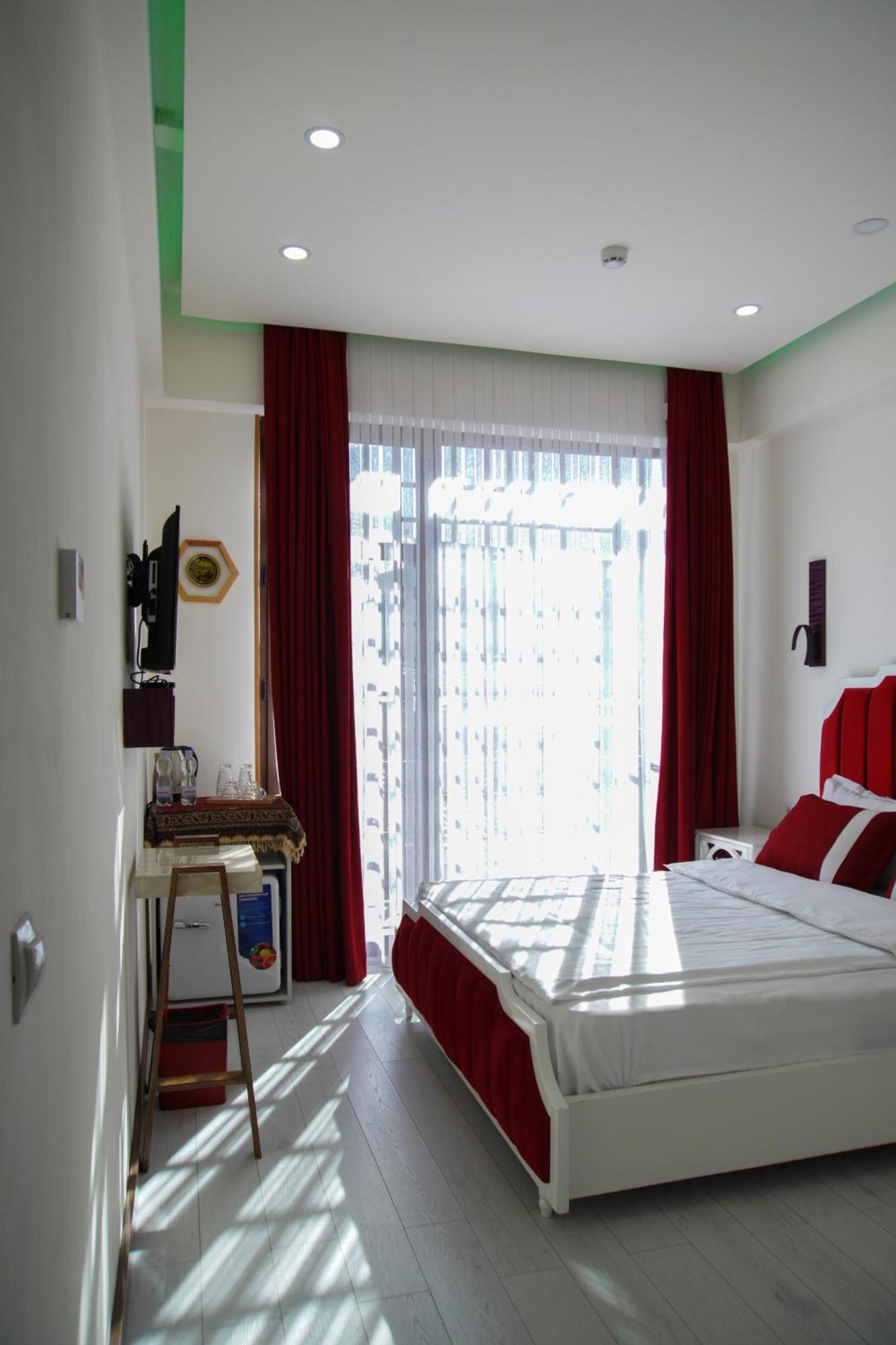 Luxin Hotell Tbilisi Eksteriør bilde