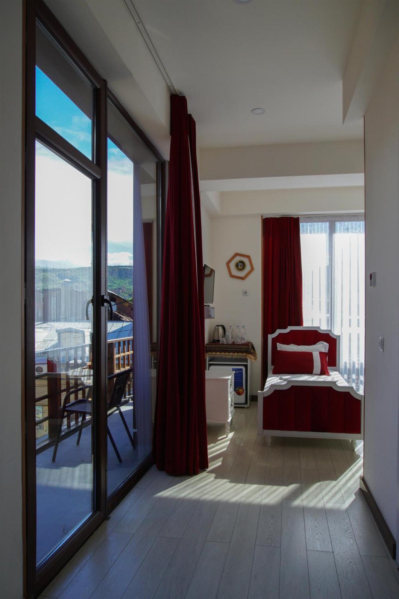 Luxin Hotell Tbilisi Eksteriør bilde